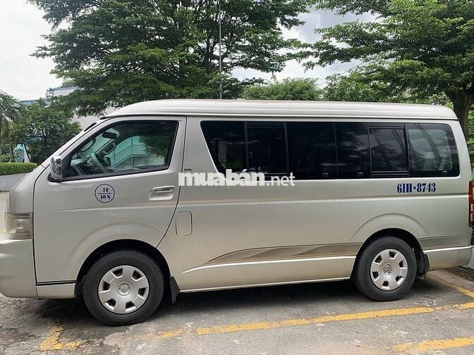 Toyota Hiace 2005 - xe xài kỹ còn rất đẹp