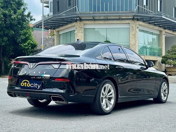 VinFast Lux A Base 2022 - Màu đen - 2v2km