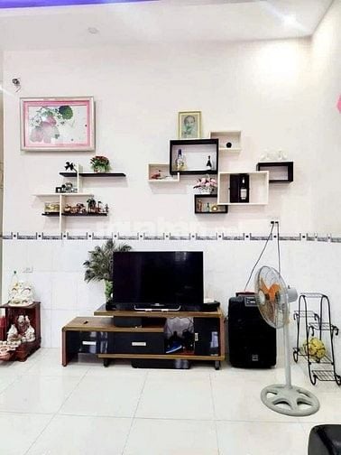Bán gấp căn nhà ở Bà Điểm- Hóc Môn, để trả nợ. Giá chỉ có 980 triệu, 