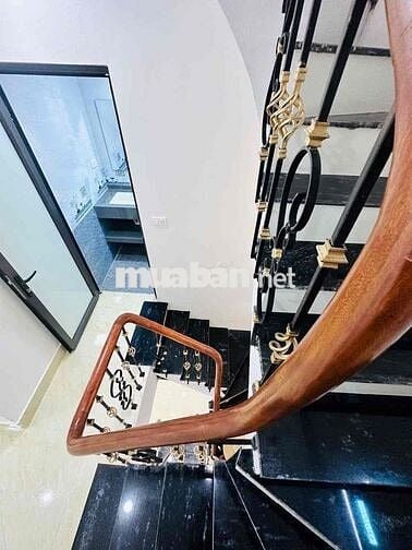 Bán Nhà Hoàng Sâm Hoàng Quốc Việt Cầu Giấy S40m 4T Giá 7.3 tỷ