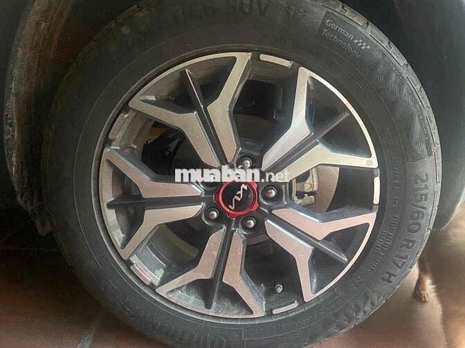 Kia Seltos 2023 Premium 1.4 AT - 9500 km