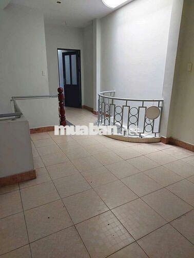 NHÀ ĐANG SƠN SỮA MỚI 4X20M 1 LẦU 3PN GIÁ TỐT