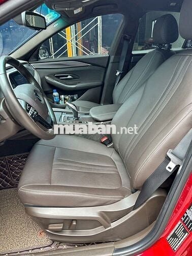 VinFast Lux A2.0 Plus 2019, màu đỏ - 63000 km
