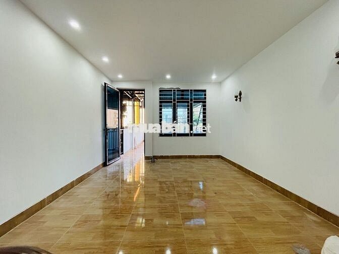 HOÀNG SÂM - HOÀNG QUỐC VIỆT NHỈNH 200TR/M NHÀ 4 TẦNG ĐẸP NGAY GẦN Ô TÔ