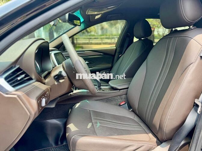 VinFast Lux A Base 2022 - Màu đen - 2v2km