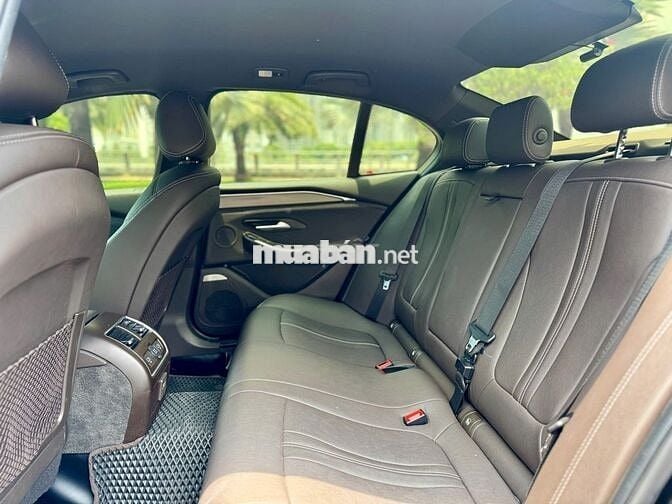 VinFast Lux A Base 2022 - Màu đen - 2v2km