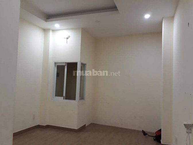 Cho thuê phòng rộng rãi thoáng mát Tân Quý – Toilet riêng, giếng trời