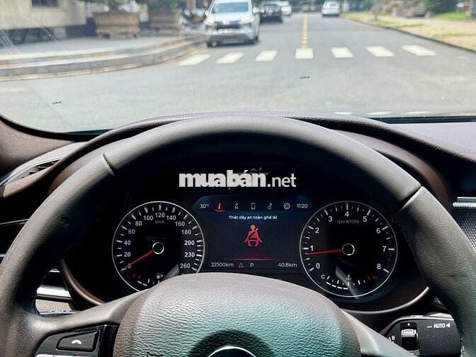 VinFast Lux A Base 2022 - Màu đen - 2v2km