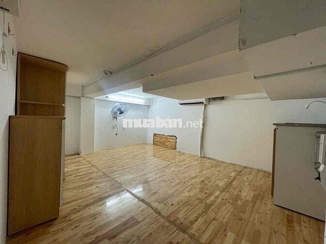 gác lửng wc riêng nội thất như hình 2tr9 Ib lẹ ạ