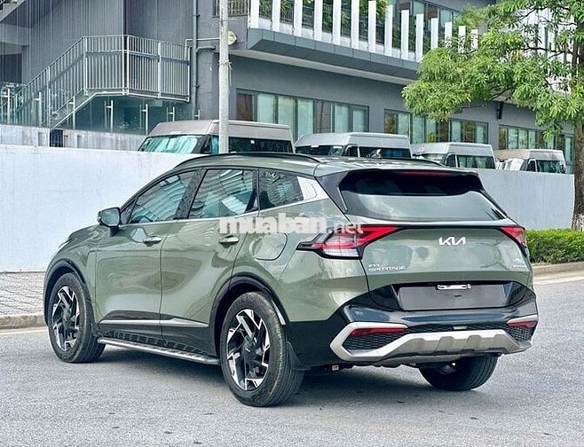 Kia Sportage 2023 Signature 1.6T AWD - 17000 km