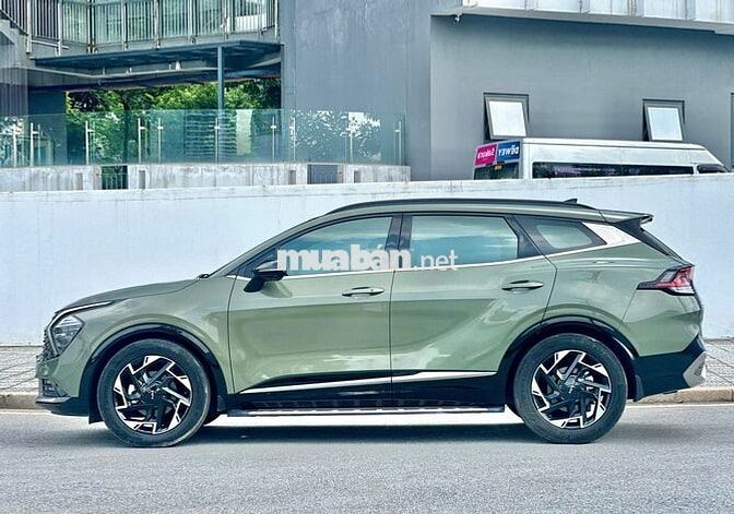 Kia Sportage 2023 Signature 1.6T AWD - 17000 km
