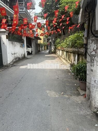 65m2 đất An Dương Vương, ô tô dừng đỗ tại cửa