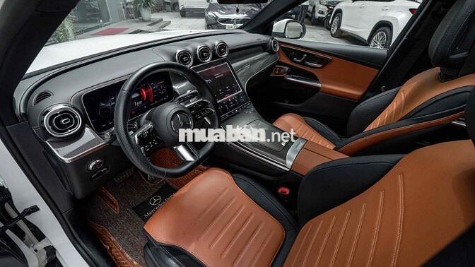 Mercedes Benz GLC300 4Matic 2023 - 28000 km