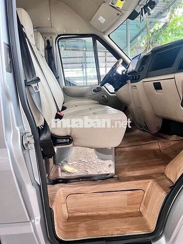 Ford Transit 2019 Luxury chỉ đưa rước NV, như mới