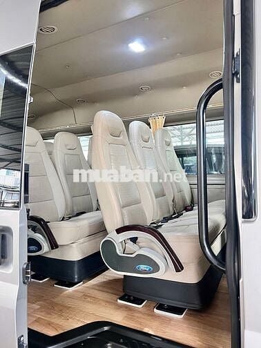 Ford Transit 2019 Luxury chỉ đưa rước NV, như mới
