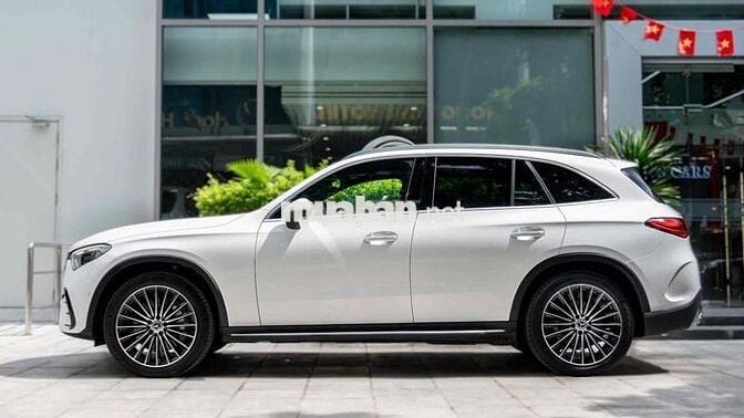 Mercedes Benz GLC300 4Matic 2023 - 28000 km