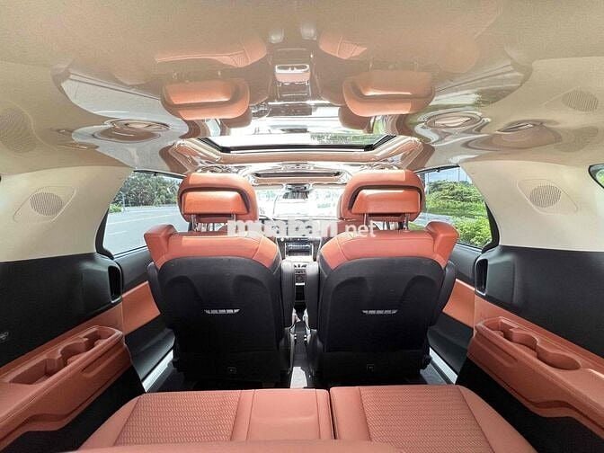 Kia Carnival 2022 2.2D Signature odo 34.000 Km