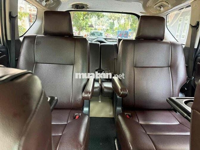 Toyota Innova 2.0 V số tự động đời cuối 2016