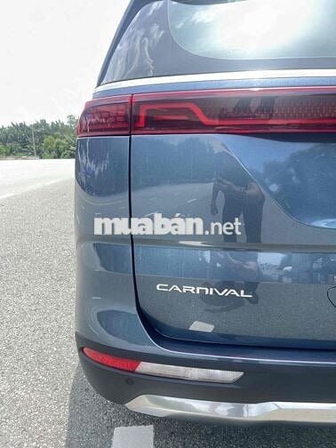 Kia Carnival 2022 2.2D Signature odo 34.000 Km