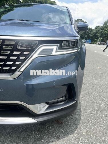 Kia Carnival 2022 2.2D Signature odo 34.000 Km