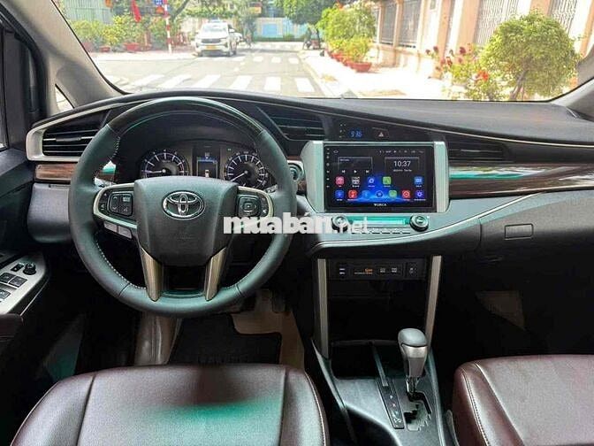 Toyota Innova 2.0 V số tự động đời cuối 2016