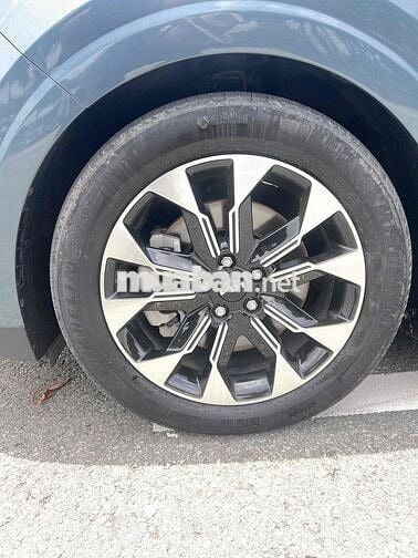 Kia Carnival 2022 2.2D Signature odo 34.000 Km