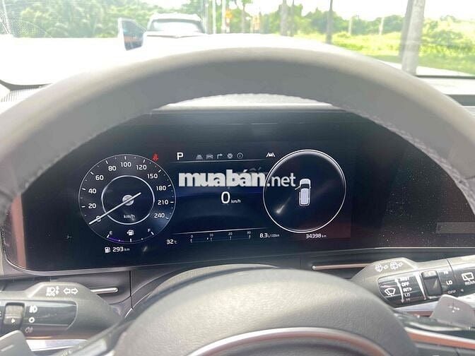 Kia Carnival 2022 2.2D Signature odo 34.000 Km