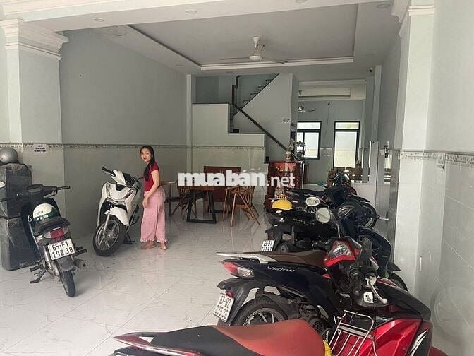PHÒNG TRỌ FULL NỘI THẤT BAN CÔNG RIÊNG –  5 PHÚT ĐẾN ĐẠI HỌC KINH TẾ