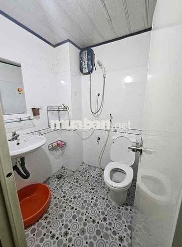 Cho thuê phòng ban công mặt tiền