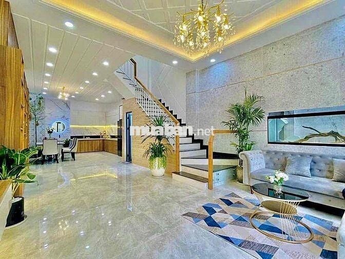 BÁN ĐẤT TẶNG NHÀ  GIÁ CHỈ 6 TỶ 300   DT: 5 x 15m  vuông vức đẹp