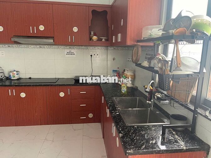 PHÒNG TRỌ FULL NỘI THẤT BAN CÔNG RIÊNG –  5 PHÚT ĐẾN ĐẠI HỌC KINH TẾ