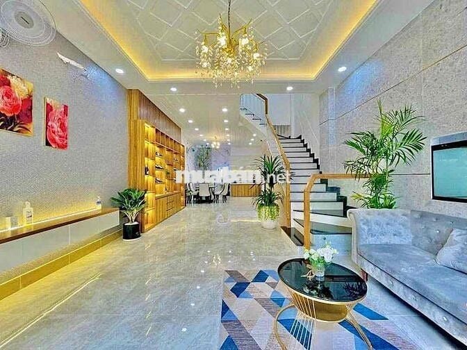 BÁN ĐẤT TẶNG NHÀ  GIÁ CHỈ 6 TỶ 300   DT: 5 x 15m  vuông vức đẹp
