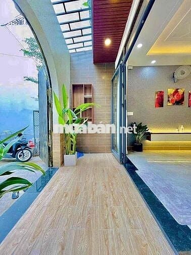 BÁN ĐẤT TẶNG NHÀ  GIÁ CHỈ 6 TỶ 300   DT: 5 x 15m  vuông vức đẹp