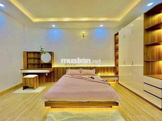 BÁN ĐẤT TẶNG NHÀ  GIÁ CHỈ 6 TỶ 300   DT: 5 x 15m  vuông vức đẹp