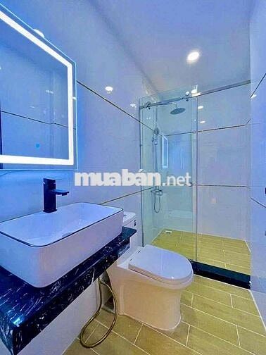 BÁN ĐẤT TẶNG NHÀ  GIÁ CHỈ 6 TỶ 300   DT: 5 x 15m  vuông vức đẹp