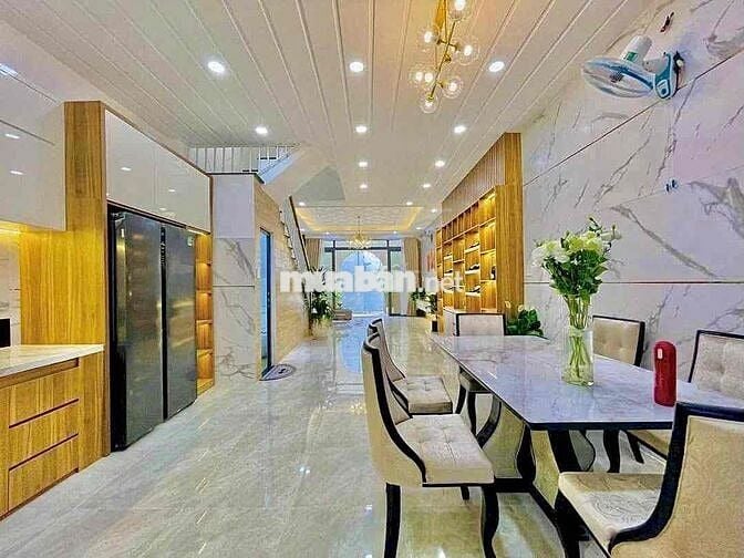BÁN ĐẤT TẶNG NHÀ  GIÁ CHỈ 6 TỶ 300   DT: 5 x 15m  vuông vức đẹp