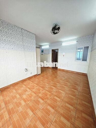 CHUNG CƯ 75M2 - 2PN , 2WC -  CÓ HẦM XE, THANG MÁY, BẢO VỆ - GIÁ QUÁ RẺ