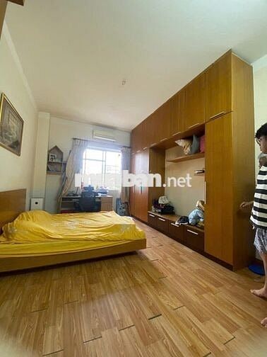 BÁN CĂN HỘ CHUNG CƯ  ĐÔNG QUAN - QUẬN CẦU GIẤY ( DT: 84M; TẦNG TRUNG )