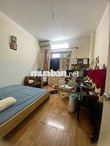 BÁN CĂN HỘ CHUNG CƯ  ĐÔNG QUAN - QUẬN CẦU GIẤY ( DT: 84M; TẦNG TRUNG )