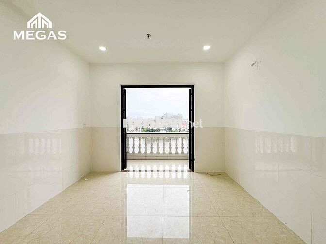 Trống Sẵn Studio Nội Thất Cơ Bản Ban Công Thoáng Ngay Nguyễn Thái Sơn