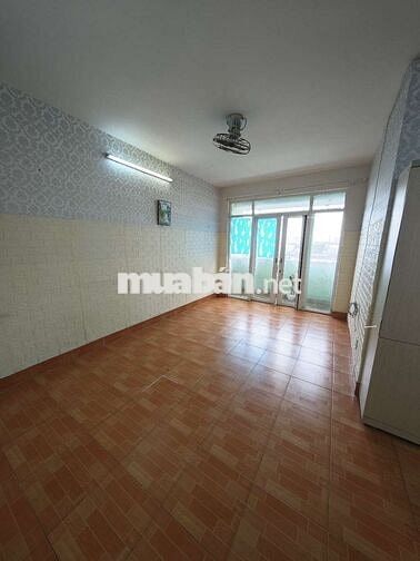 CHUNG CƯ 75M2 - 2PN , 2WC -  CÓ HẦM XE, THANG MÁY, BẢO VỆ - GIÁ QUÁ RẺ