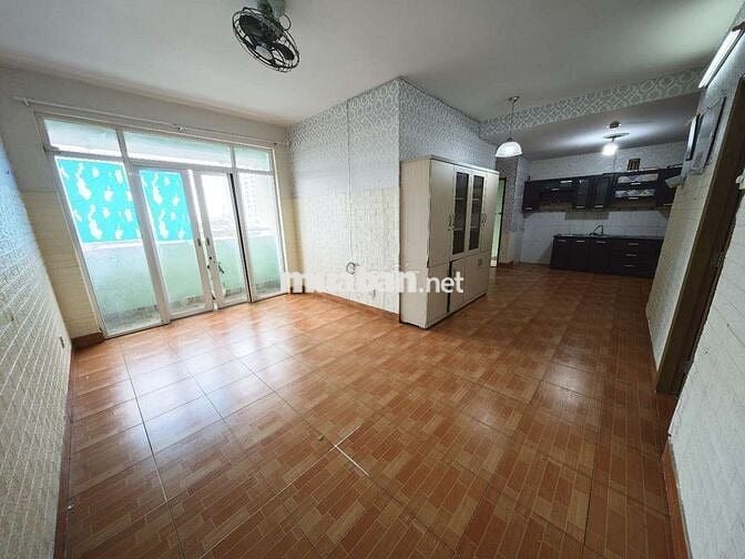 CHUNG CƯ 75M2 - 2PN , 2WC -  CÓ HẦM XE, THANG MÁY, BẢO VỆ - GIÁ QUÁ RẺ