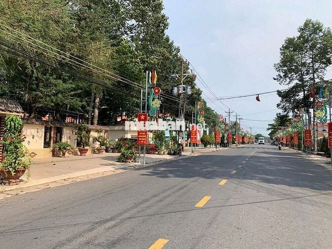 MT DH507 sát chợ 900m - có 200TC - Có sẵn nhà - ngang 10m giá 1ty550