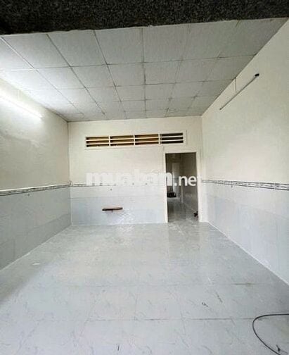Bán gấp căn nhà đang cho thuê 4 triệu/ tháng ngay Thới Tam Thôn 770Tr