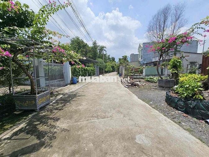 Đất 144m2 nở hậu gần chợ Tân Bình, Tp Dĩ An