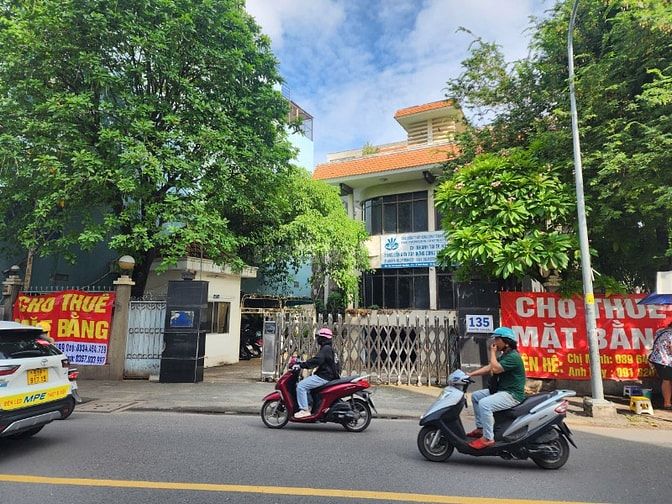 Cho thuê nguyên căn toà nhà 135 Nguyễn Văn Đậu