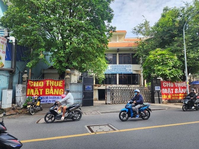 Cho thuê nguyên căn toà nhà 135 Nguyễn Văn Đậu