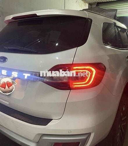 Ford Everest 2022 Titanium 2.0L AT 4x2 - 26000 km