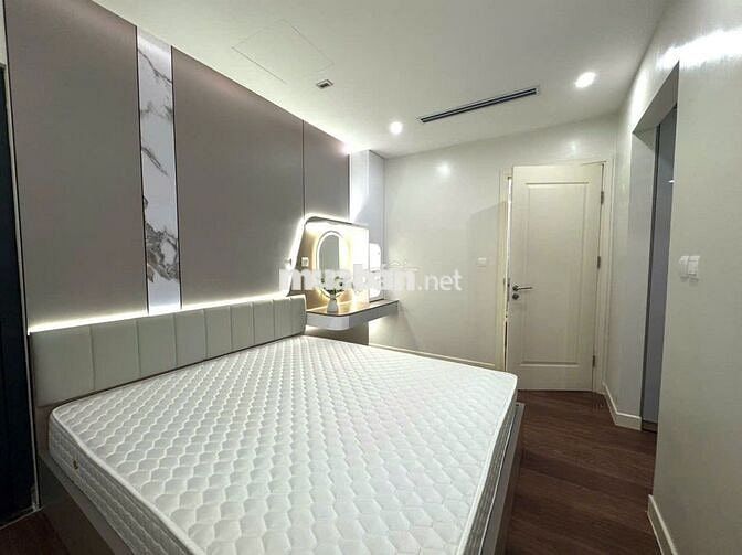 Bán chung cư CT4 Linh Đàm, 78m2, 3 phòng ngủ, căn góc, sổ đỏ