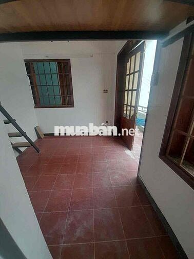 Duplex gác cao 1m8 cách ĐH Văn Hiến 1.5km ban công thoáng rộng rãi